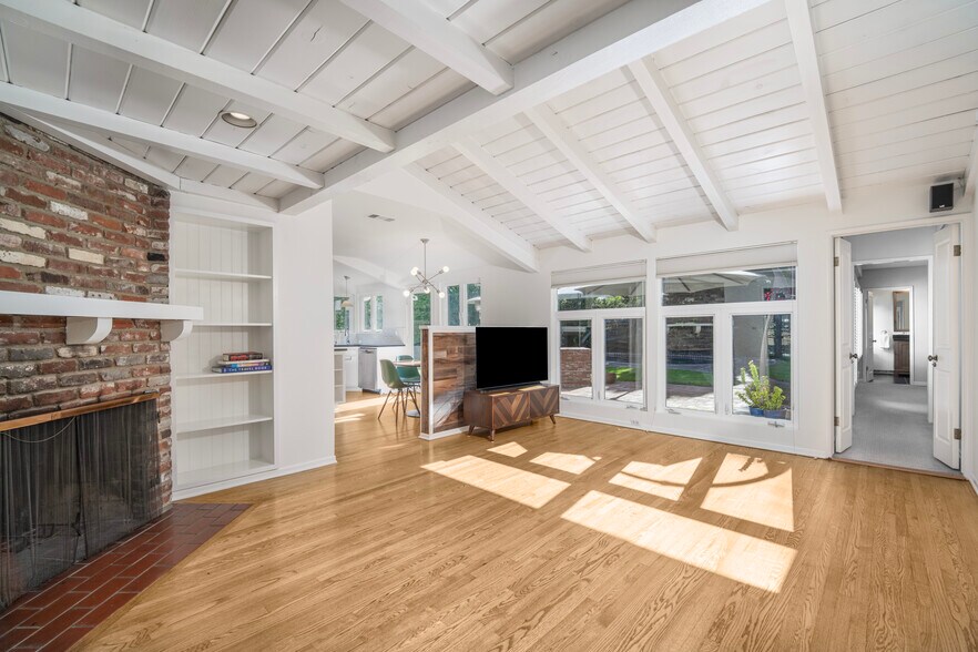 Building Photo - 16146 Otsego St