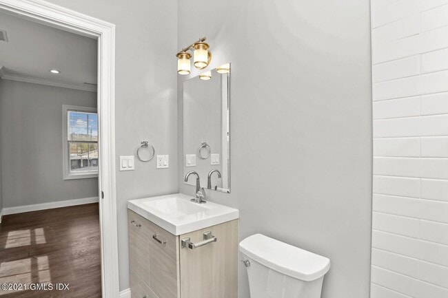 Building Photo - 4 Armonk St