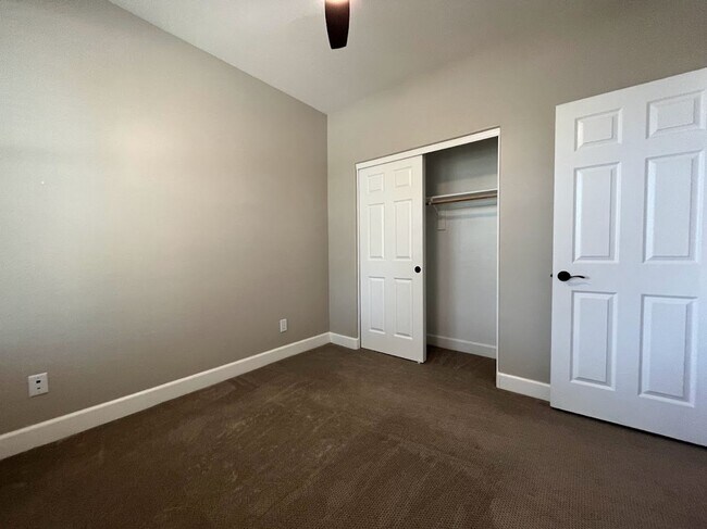 Building Photo - Cozy Cul De Sac house FOR RENT in a GREAT location