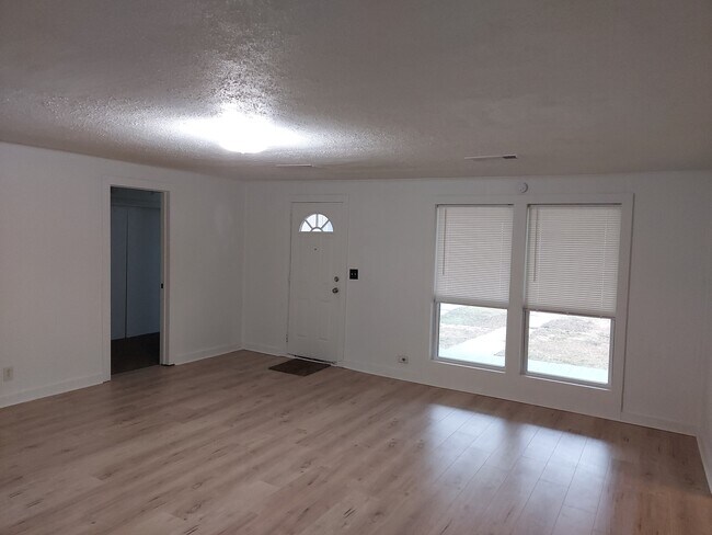 Building Photo - 1120 28th St