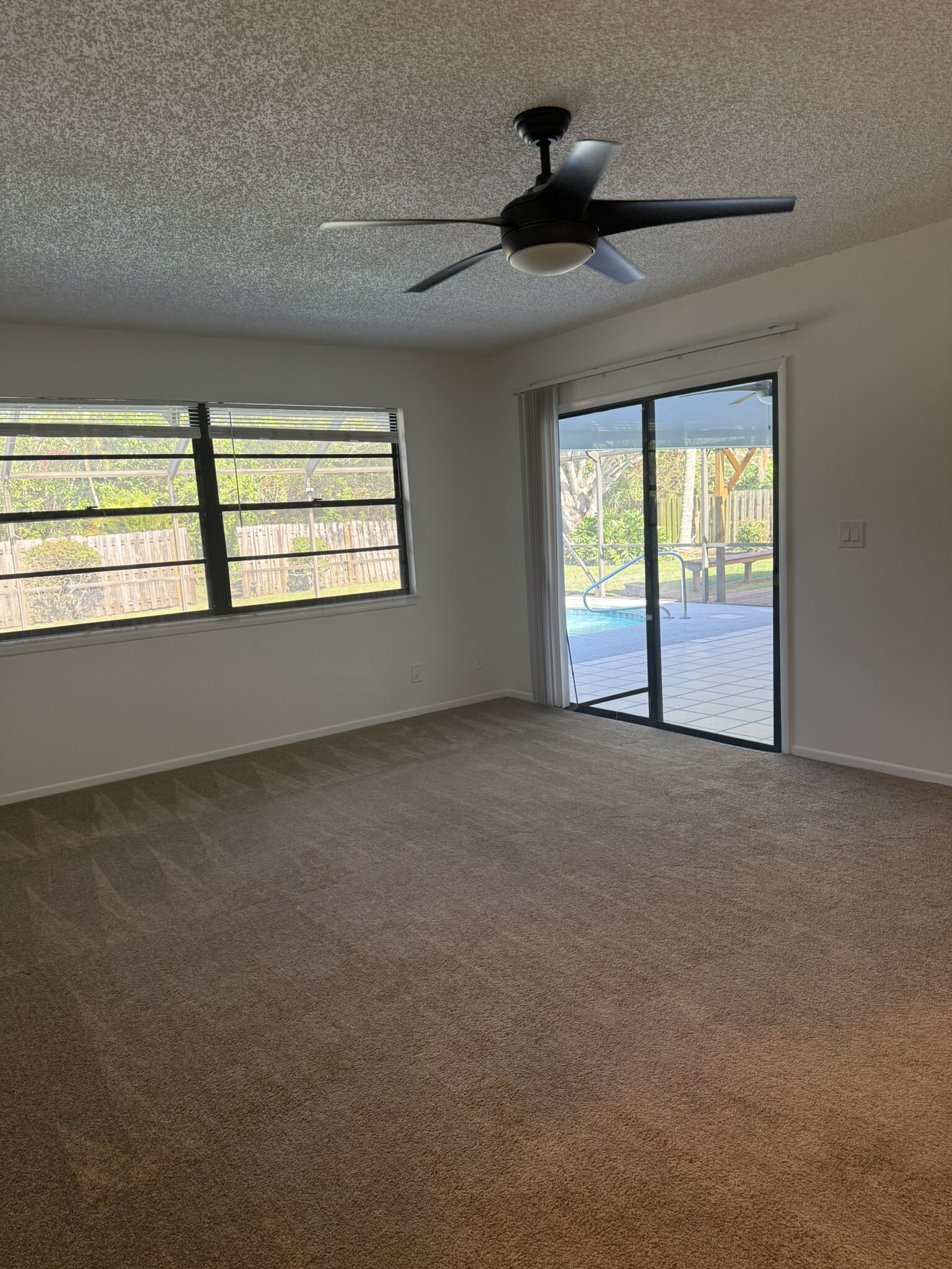 Building Photo - 3096 SE Glasgow Dr