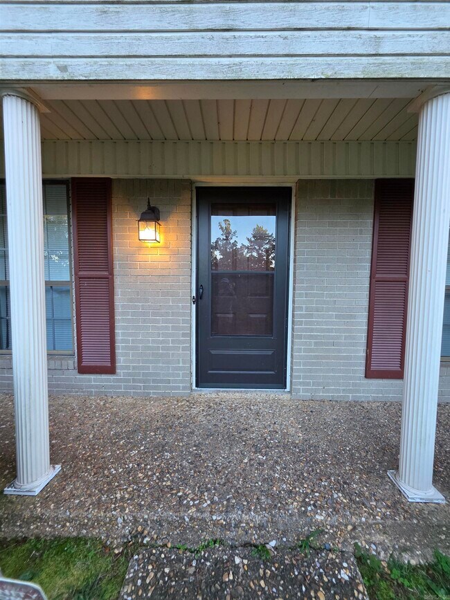 Building Photo - 11615 Ashwood Dr