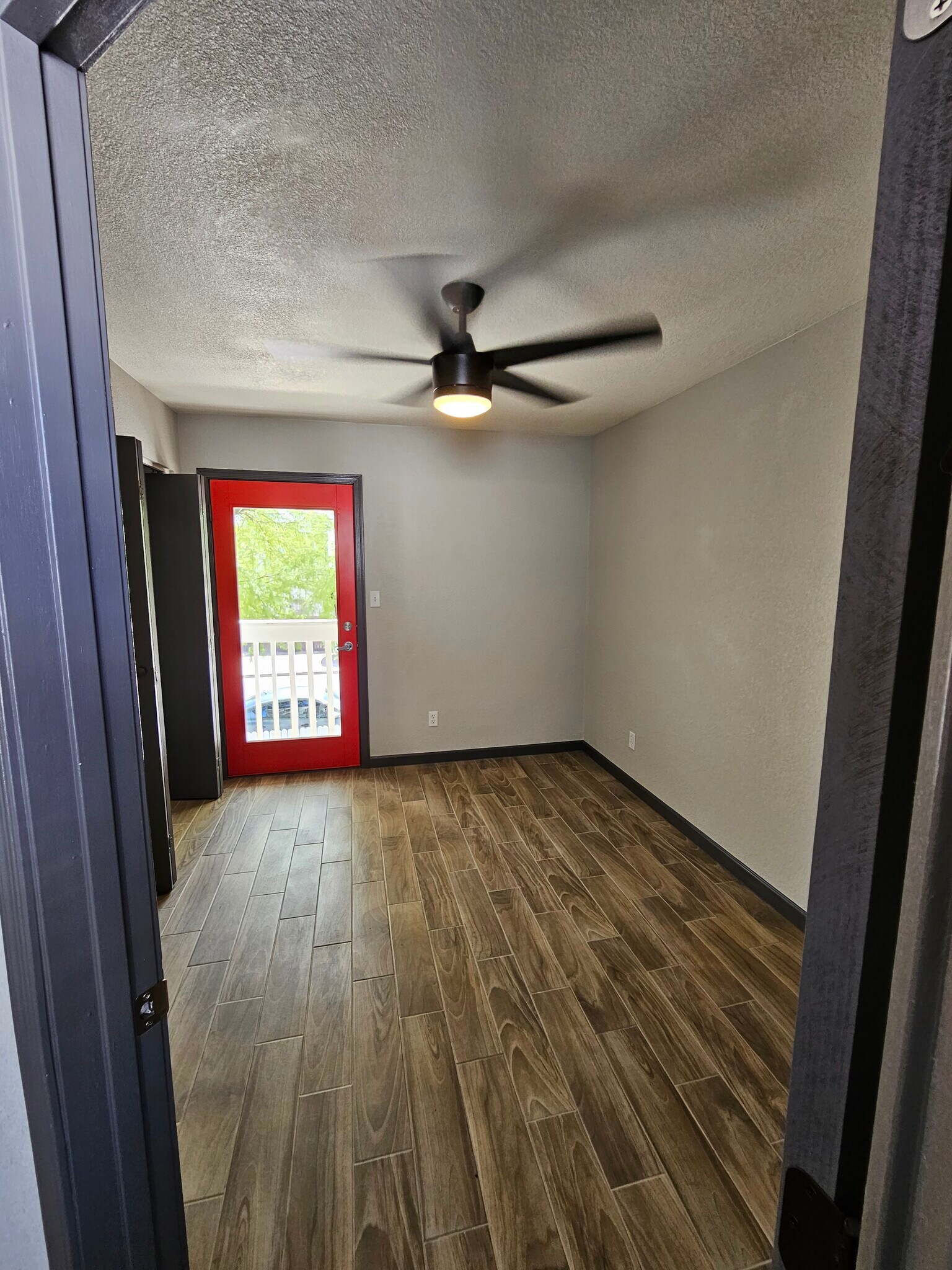 Building Photo - 1766 E Pepper Cir