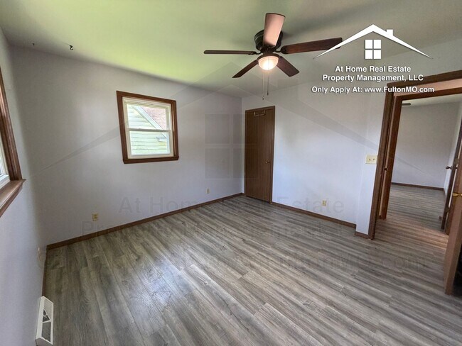 Building Photo - 824 Bluff St