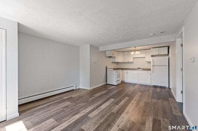 Building Photo - 9 Guiel Pl