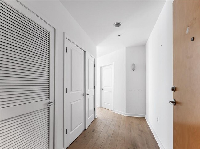 Building Photo - 943 Peachtree St NE