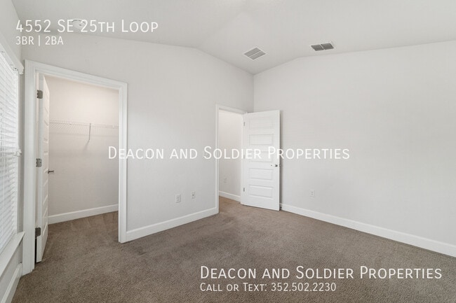 Building Photo - 4552 SE 25th Loop