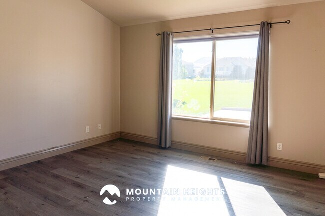 Building Photo - 4071 S Sandpiper Ln