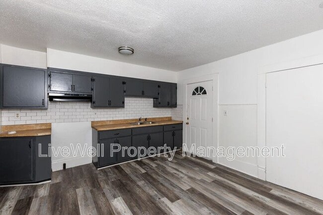 Building Photo - 2427 30th St SW