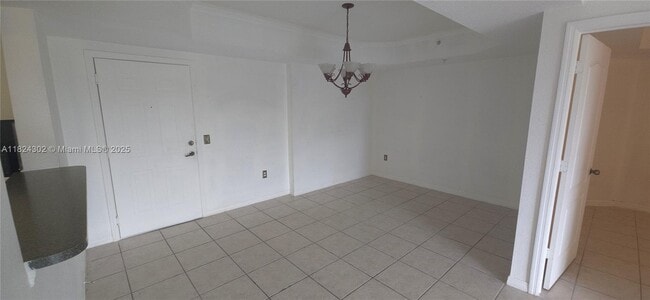 Building Photo - 9300 Fontainebleau Blvd