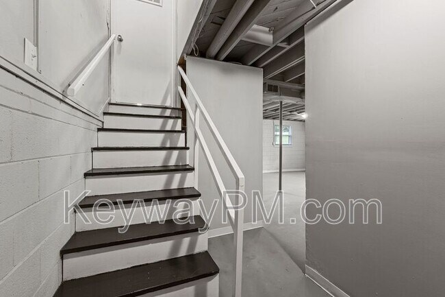 Building Photo - 1823 Pisgah Rd