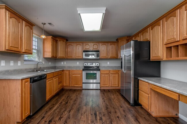 Building Photo - 4800 Burbank Loop