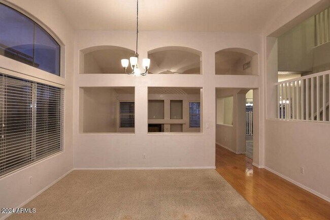 Building Photo - 7931 W Rose Garden Ln