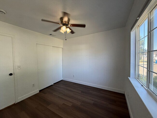 Building Photo - 1030 Windmill Dr
