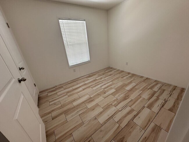 Building Photo - 10787 SW 30th Ct