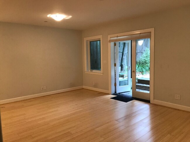 Building Photo - 708 Ashbury Street