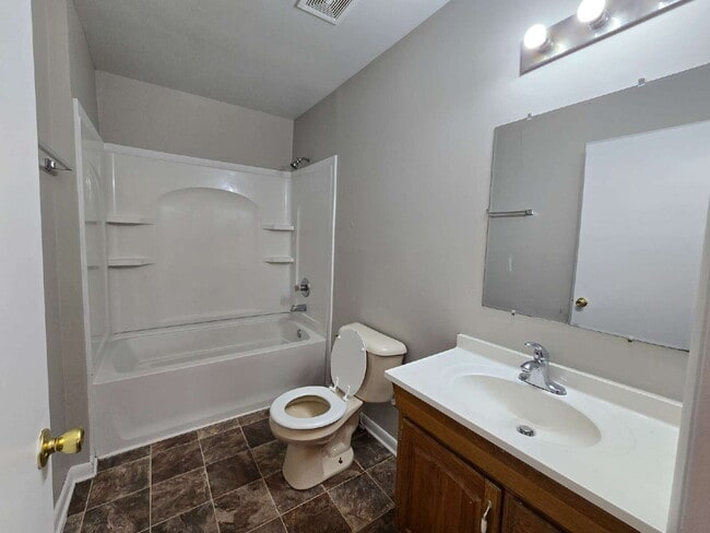 Building Photo - 310 Barkwood Dr