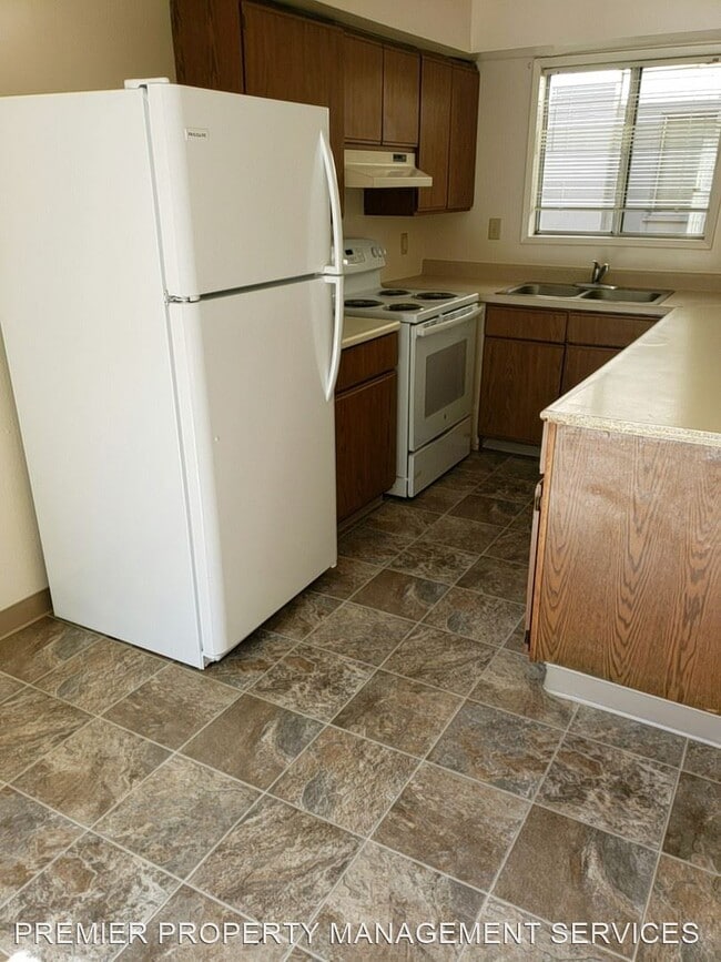 Building Photo - 700 1st St