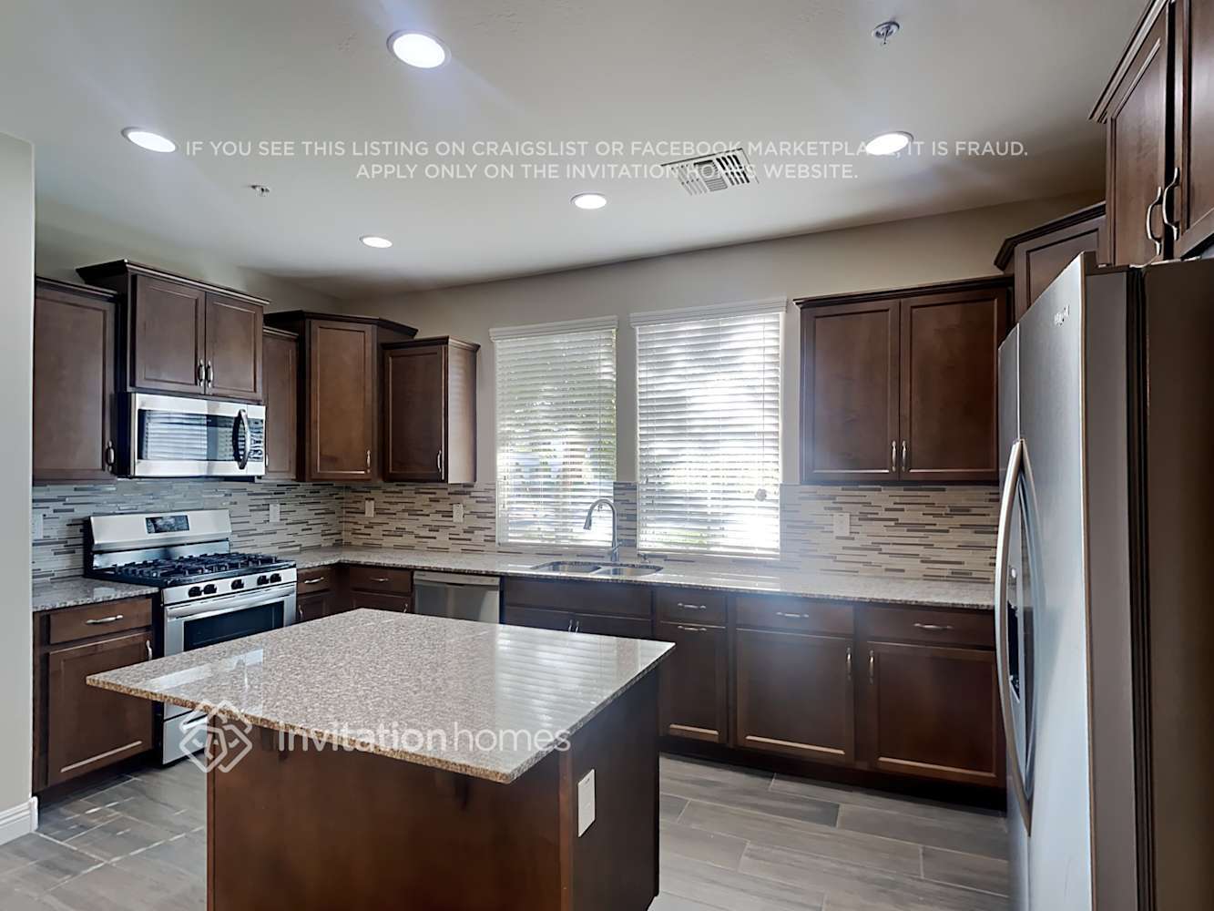 Building Photo - 3041 N Clanton St