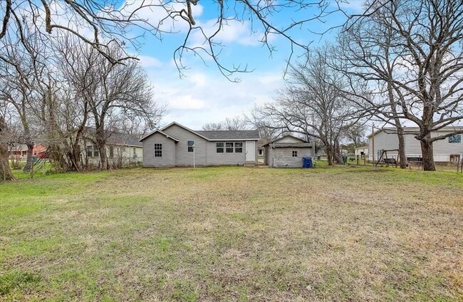 Building Photo - 720 E Guadalupe St