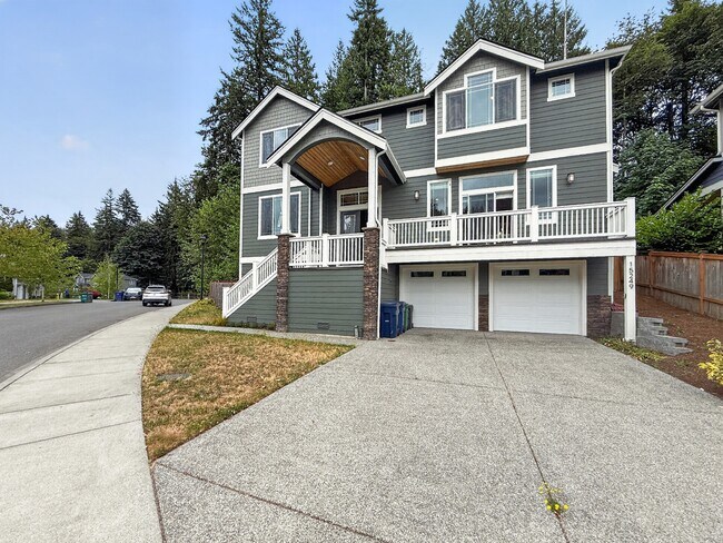 Building Photo - 15249 NE Woodland Pl
