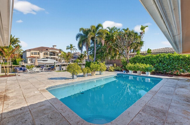 Building Photo - 2871 NE 26th Ct