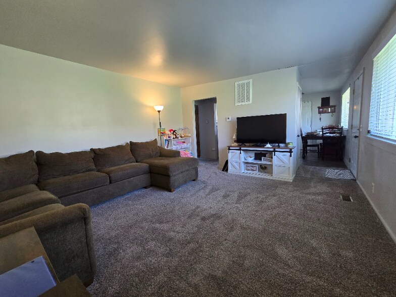 Building Photo - 2603 W 4800 S