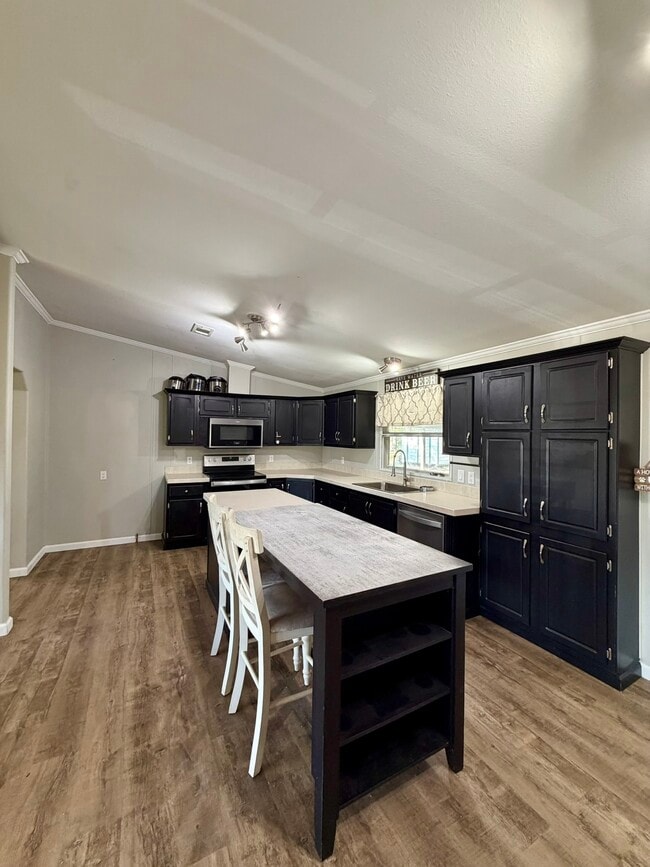 Building Photo - 215 Martin-Prejean Rd