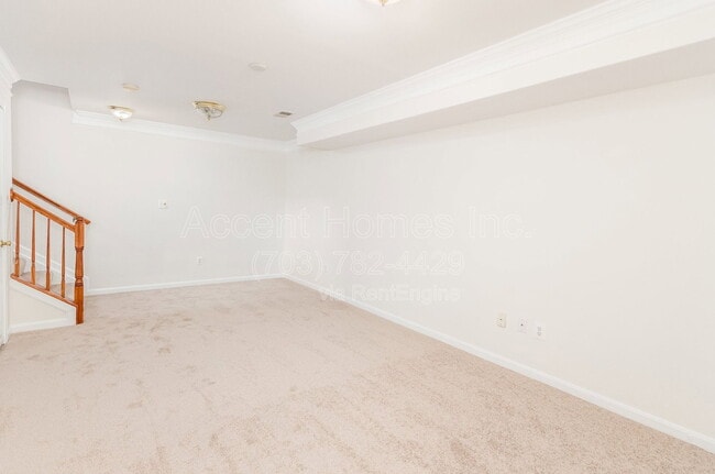 Building Photo - 9875 Dochart Sound Ln