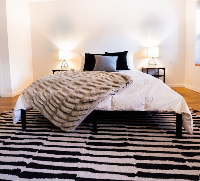 Building Photo - 244 Clifton Pl