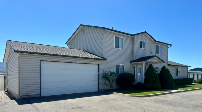 Primary Photo - 995 N Boulder Ct