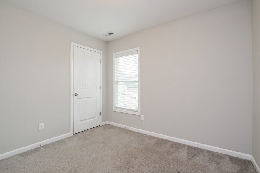 Building Photo - 98 Pumpkin Hill Ridge