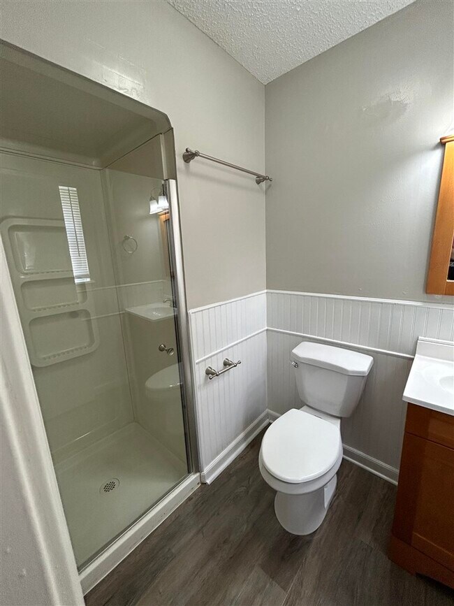 Building Photo - 6428 NW Arrowhead Dr