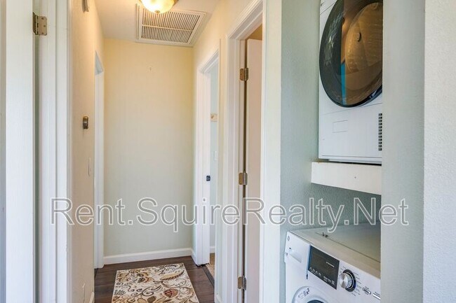 Building Photo - 52 Alahele Pl