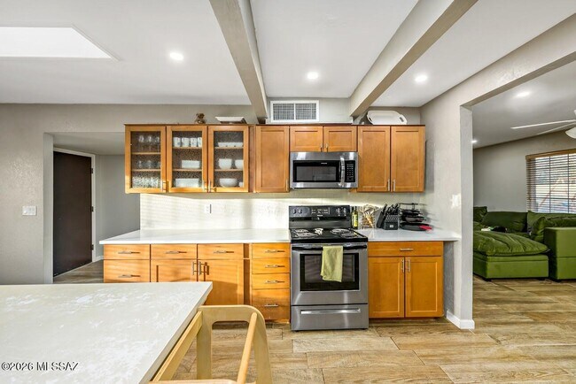 Building Photo - 2191 S Sunburst Dr