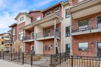 Building Photo - 1009 Birdwhistle Ln