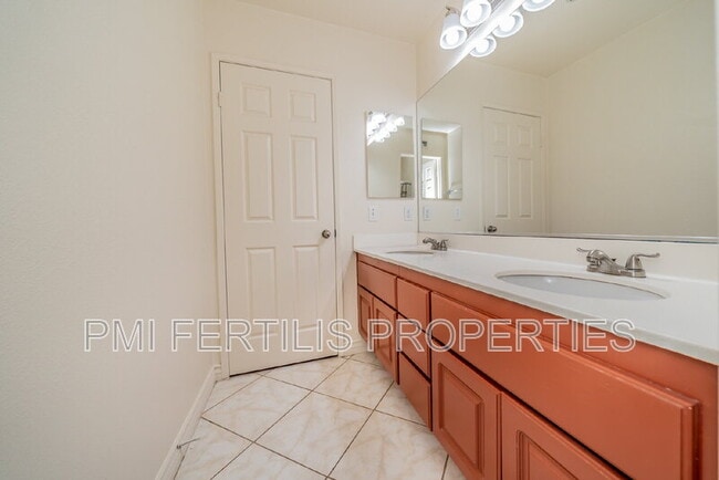 Building Photo - 5055 St Albert Dr