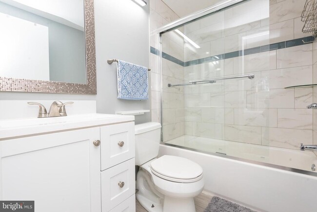 Full Renovated Master Bathroom - 8822 Dowling Park Pl