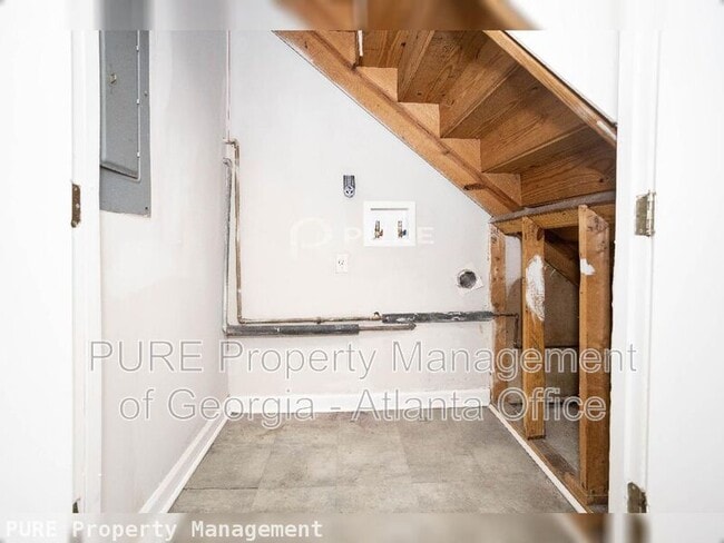 Building Photo - 772 Rogers Way SW