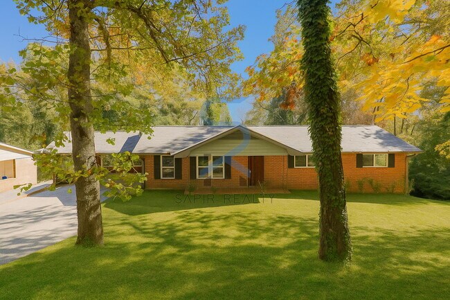 Building Photo - 5425 Skyview Dr SW