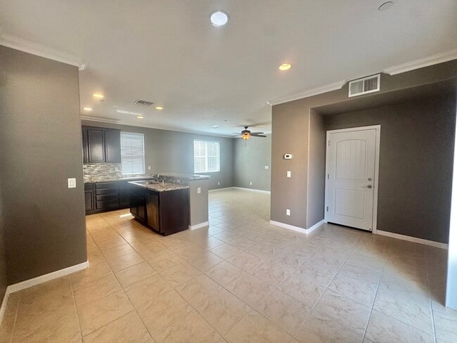 Building Photo - 72 Crystalwood Cir