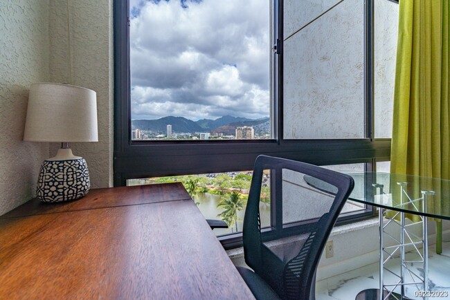 Building Photo - FURNISHED 1BR 1BA condo w/CENTRAL AC & 1 P...