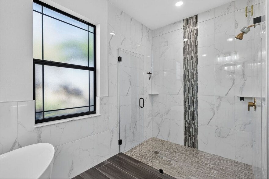 Building Photo - 332 SW 26th St