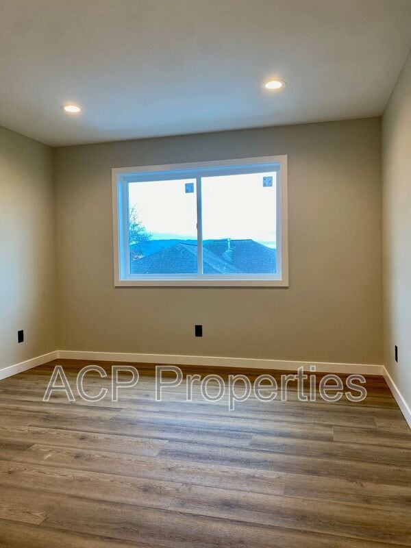 Building Photo - 110 Baker St