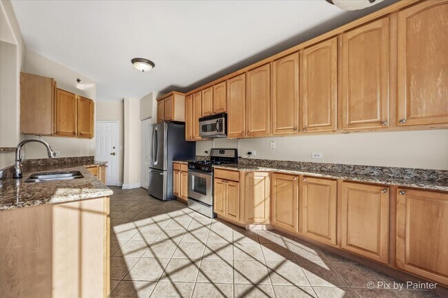 Building Photo - 543 N Hough St