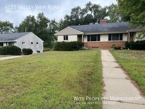 Building Photo - 4225 Valley View Rd