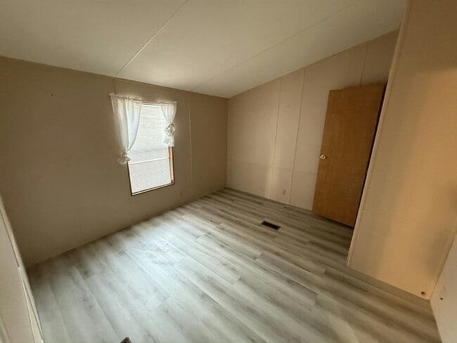 Building Photo - 7246 FL-44