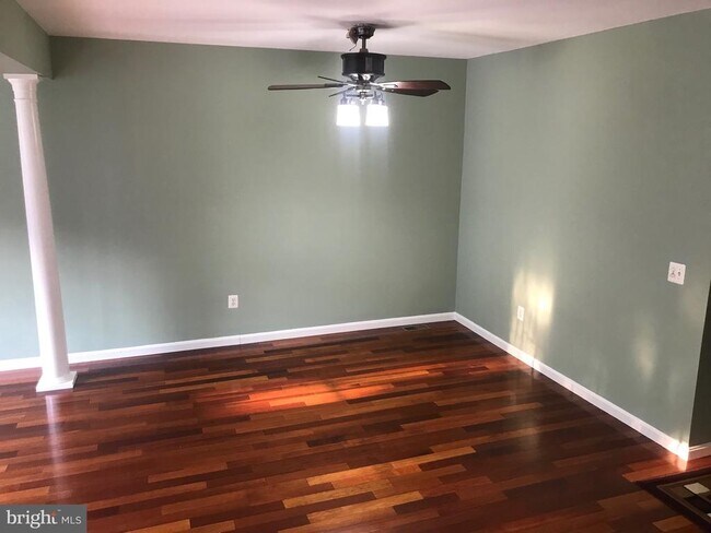 Building Photo - 15707 Palermo Terrace