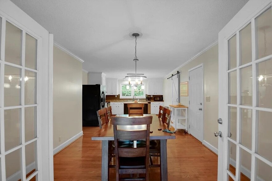 Building Photo - 120 Echo Ln