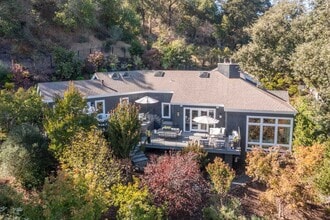 Building Photo - Stunning 4-Bedroom, 4-Bathroom Luxury Home...